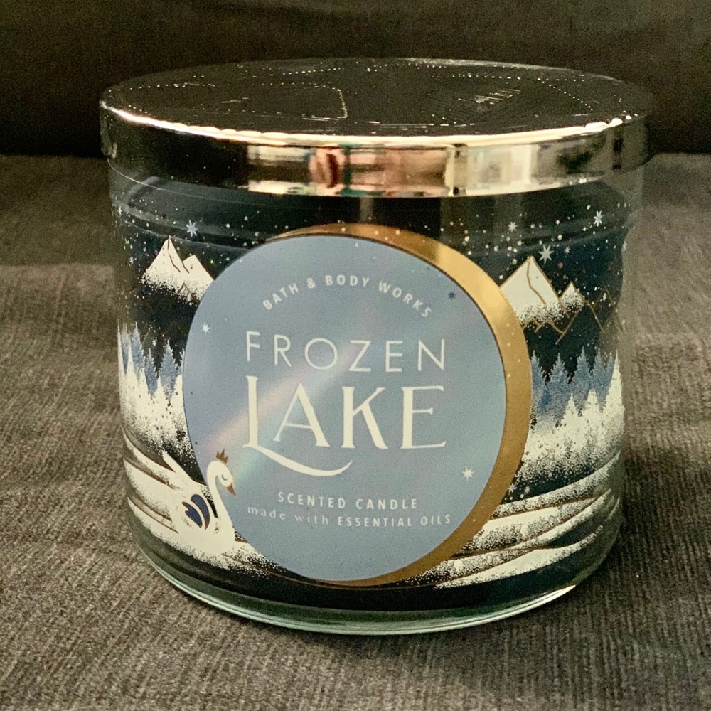 Bath and Body works Frozen Lake candle